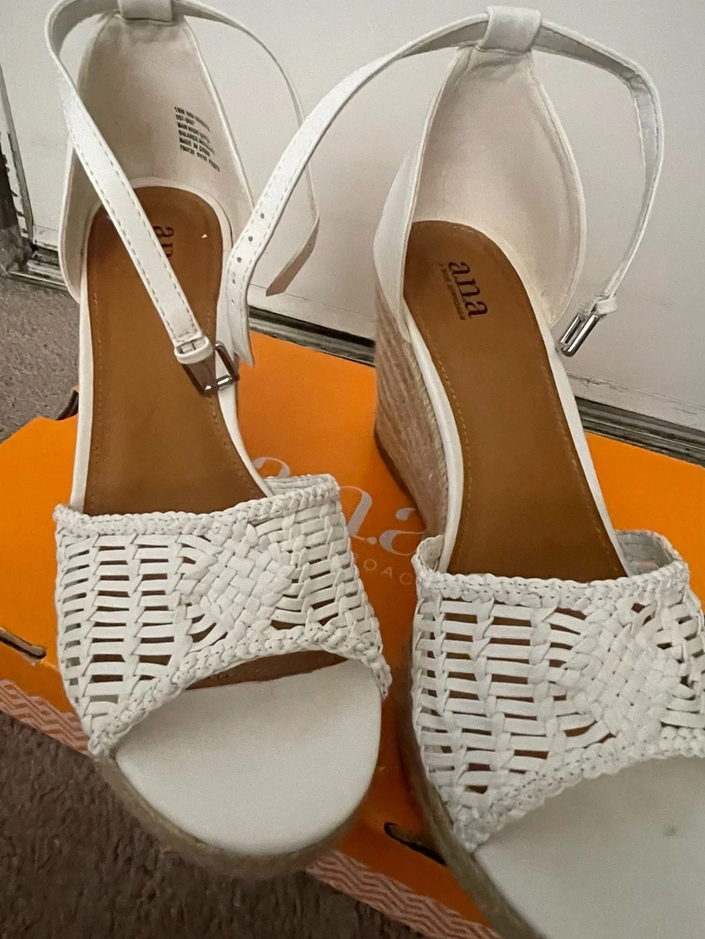 a.n.a woven upper